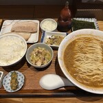 炭火焼濃厚中華そば 海富道 - 