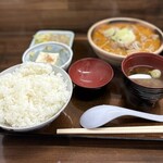 もつ煮屋 日の出 - 