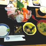 魚釜 - 海鮮丼　1,500円