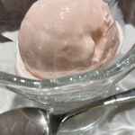 俺のフレンチ - デザートの桜のアイス