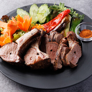 当店シェフが腕によりをかけて作る本格インド料理の数々♪