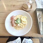 カフェ フオネ - ベーコンとブロッコリーのレモンクリームパスタ＆バゲット