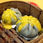 328 KATONG LAKSA - Charcoal Salted Egg Custard Pau／竹炭流沙包