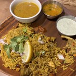 4月の月替わりランチ（チキンビリヤニセット）