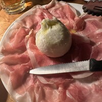 カルネジーオ イースト - 