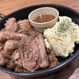 spicy motel 欧風カレー&ステーキ肉バル_1