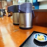 玉屋 - 熱々の"焙じ茶"が飲み放題。