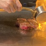 鉄板焼 日和 - フランベ開始
