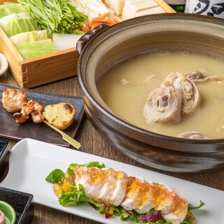 宴会にはさかえや名物料理を堪能できるコースを。飲み放題あり