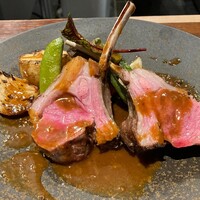 オーストラリア産骨付き仔羊の炭火焼き～ジュドアニョー～　　　　　　　　　　　