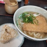 たなかや  - きつねうどんとかやくのおにぎり
