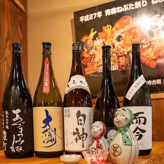 豊富な日本酒など、料理と一緒に満喫できるこだわりの一杯