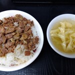 台湾料理 嘉義 - 魯肉飯と台湾メンマスープ