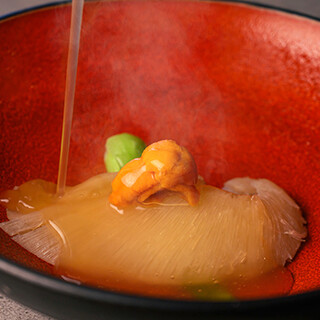 フカヒレやスッポン、山海の珍味。季節を知らせるおまかせコース