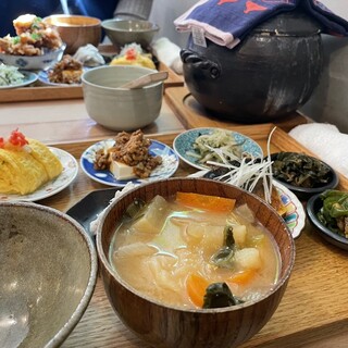 おともトごはん おかもト食堂_1