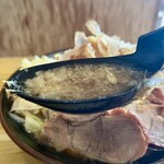 ラーメン専門 宮の森 - スープ