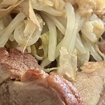 ラーメン専門 宮の森 - さらにアップ