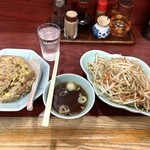 園春 - チャーハン¥600とモヤシ炒め¥450