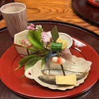 祇園 なん波 - 稚鮎、煮凝り、他数品と桜の枝