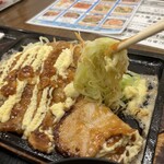 わ楽 - 余熱で蒸し焼きのキャベ千とカリカリのマヨが美味い！