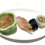 295013024 - 【前菜】クラゲ甘酢あえ、豚トロ、茄子汁漬け(美味！)、胡瓜と人参大根巻き