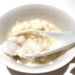 水綾閣 - 上にかかったメレンゲを混ぜていただきます