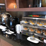 Royal Orchid Lounge - 