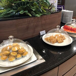 Royal Orchid Lounge - 