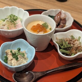 酒と肴 松田YOICHI - 料理写真:お通し　5種　880円