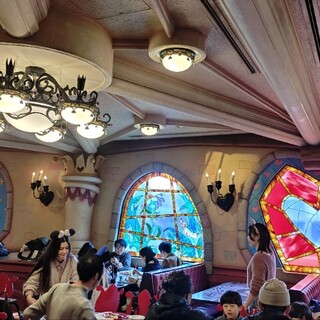 クイーン・オブ・ハートのバンケットホール_2