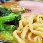 ラーメン 杉田家 - ラーメン並(近景)