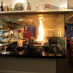 Fisherman's Cove - 席からキッチンが見えるのは楽しい