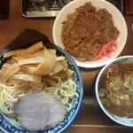 兎に角 - 2013.12.22 つけ麺＋牛すじ丼小盛
