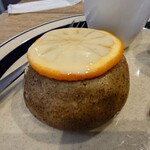 CROCE - マーガリンを付けて食べてみると

ベーグルは密度感のある食感で、それ自体が美味しく

シロップ漬けされているであろうオレンジと思える
甘味とオレンジピールの心地良い苦味感