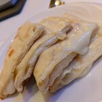 インディアンレストラン西麻布 by KENBOKKE - チーズナン（モッツァレラチーズ）