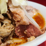 ラーメン二郎 - 豚の厚み