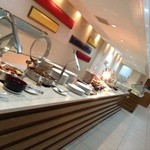 LA CASCATA - 沢山のお料理が陳列されています