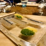 HAGI - ② サヨリ
                                　★ 朝漁れサヨリ、蕪葉のソースと卵のパウダー添え