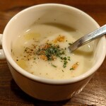 PEPE ROSSO - とても濃厚な お通しのスープ (春キャベツと玉ねぎのスープ) 