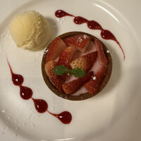 R restaurant & bar - 