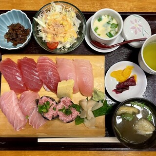 海鮮亭 いっき - 料理写真:まぐろづくし寿司定食