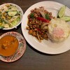 アジアンキッチン＆バー SAPANA - ガパオタイカレーセット（マトン）
