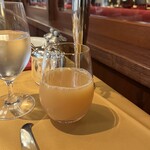 万平ホテル メインダイニングルーム - 選べるジュース（桃）