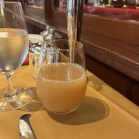 万平ホテル メインダイニングルーム - 選べるジュース（桃）