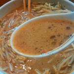 SHIGE - スープ・・・麺を食べたら御飯をいれて、ぴり辛雑炊もいいよ！