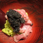 鳥茂 - 和牛とアボカド、キャビアのつまみ