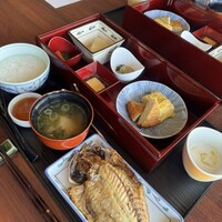 日本料理 初海 - 