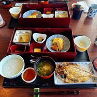日本料理 初海 - 