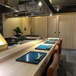 新宿 天麩羅 鮨 きた川 - 歌舞伎町の地下で落ち着いた空間で食事できる