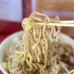 ラーメン二郎 小岩店 - 麺アップ